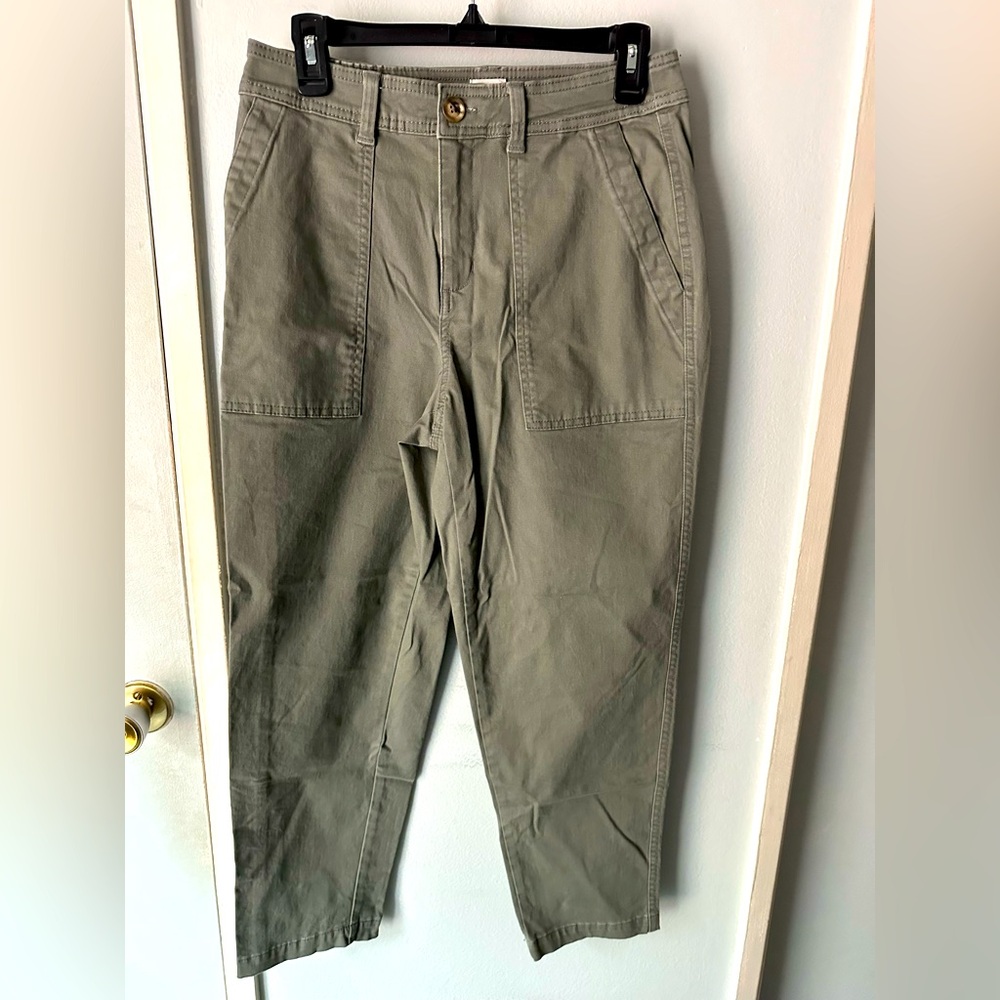 Women’s olive green tapered leg pants